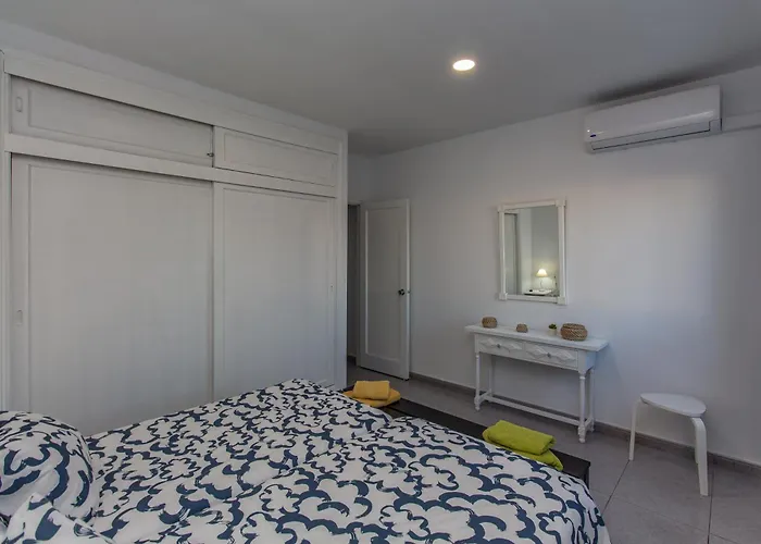 Mayan * Puerto del Carmen (Lanzarote)